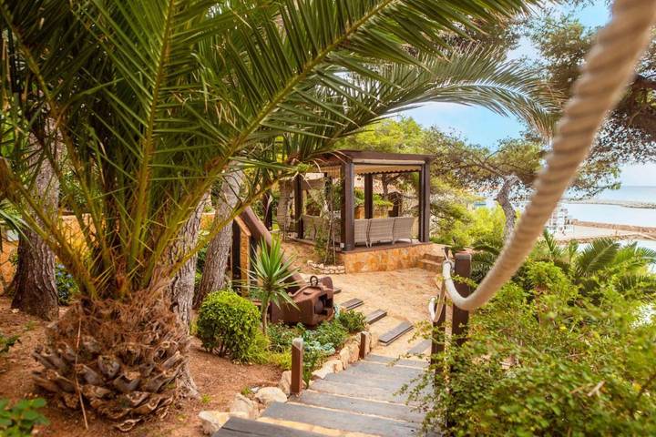 Ferienhaus für 2 Personen, mit Balkon und Terrasse sowie Garten und Pool