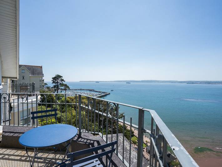 Log cabin for 4 people in Torquay