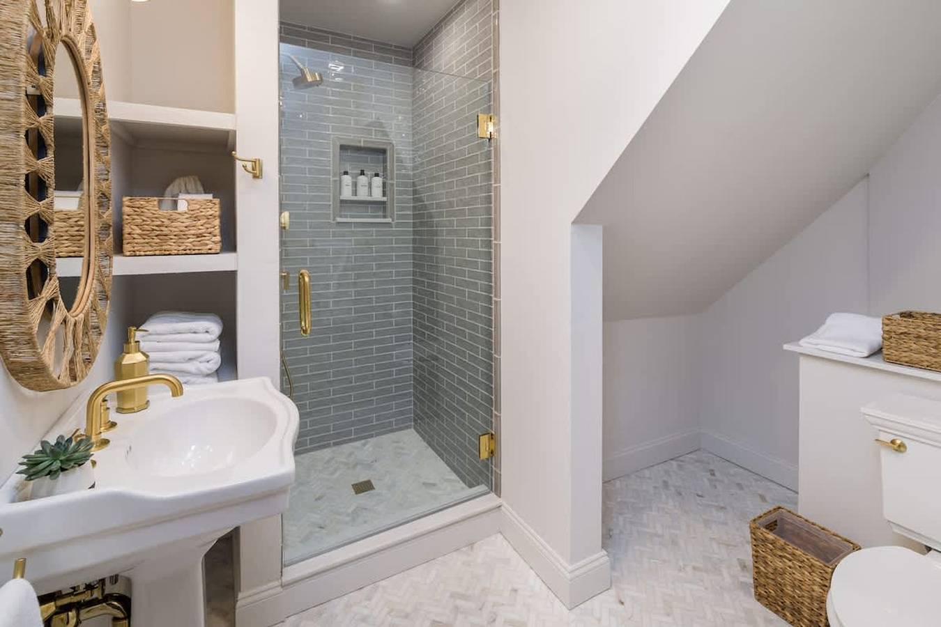 Ganze Wohnung, The Whale Suite Historic Coastal Luxury Newport in Newport, Newport County