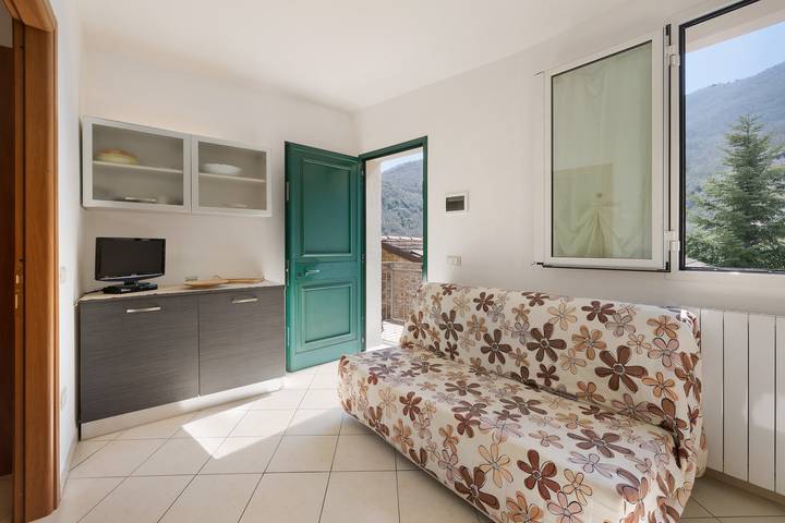 Geheel appartement, Appartement 'Pana La Taggiasca' met uitzicht op de bergen in San Gregorio (Stellanello), Stellanello