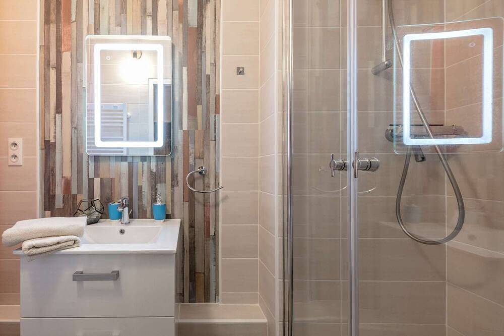 Entire apartment, ★ Deco ★ City centre ★ Easy Parking ★ Wifi ★ in Le Puy-en-Velay, Haute-Loire