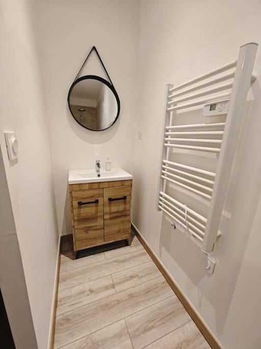 Appartement entier, La suite Gaming - Suite 8 personnes in Rethel, Ardennes