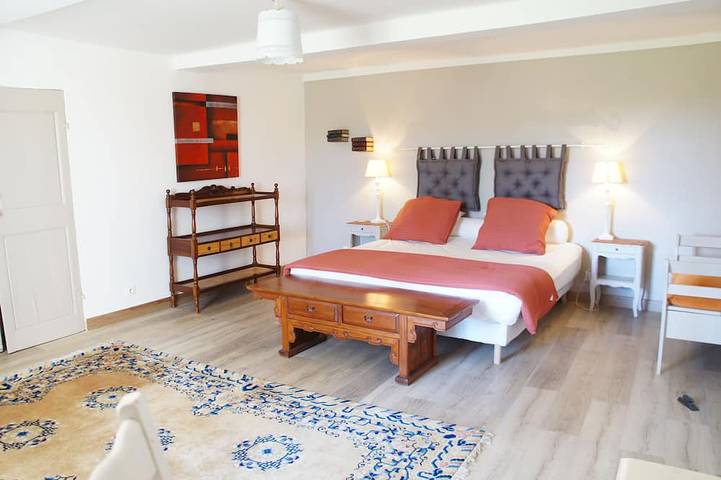 Location de vacances pour 4 personnes, avec piscine et jardin à Flassans-sur-Issole - 2