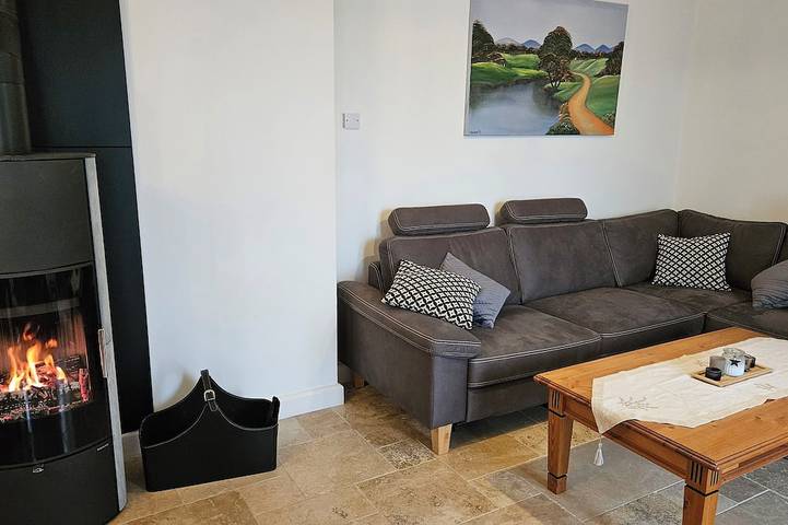 Gemütliches Ferienhaus mit beheiztem Pool+Whirlpool, Sauna. Haustierfreundlich. in Castillon-du-Gard, Nimes und Umgebung