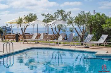 Hôtel pour 2 personnes, avec jardin ainsi que vue et piscine à Cala en Porter