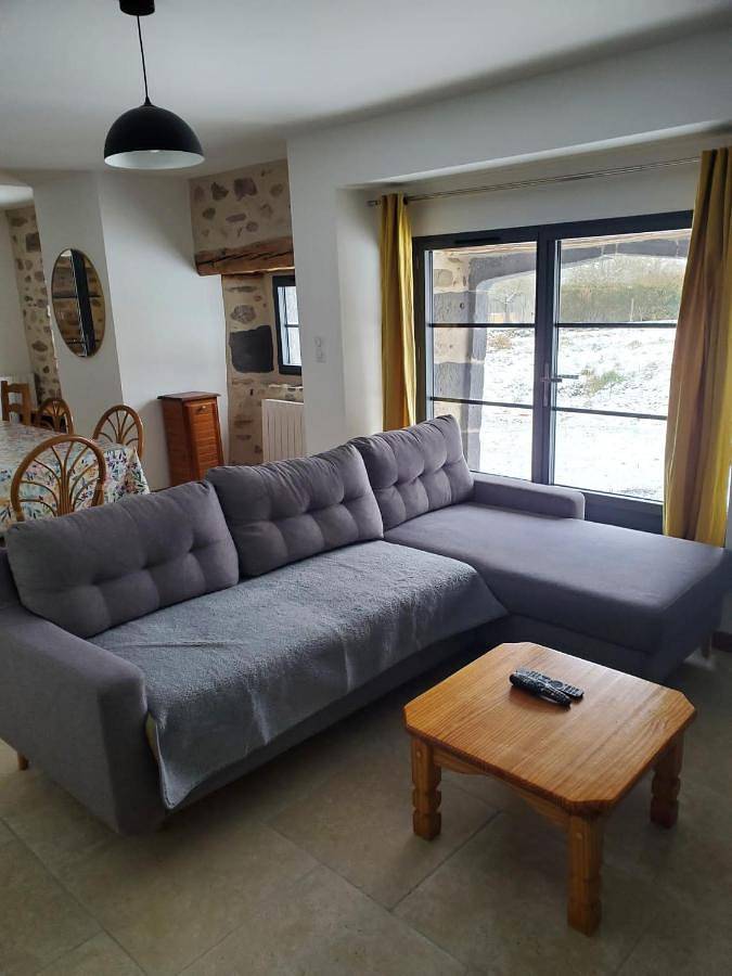 Four-Bedroom House in Anglards-de-Saint-Flour, Région de Saint-Flour