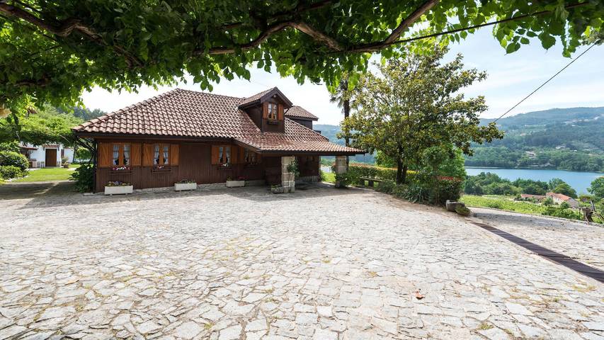 Casa de férias para 10 pessoas, com piscina em Marco de Canaveses