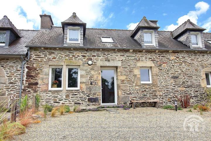 Gîte pour 4 personnes, avec jardin et terrasse dans Le Haut-Corlay