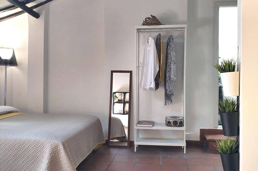 Entire apartment, Modena Centro Suite del Vicolo with free parking in Modena, Modena Province