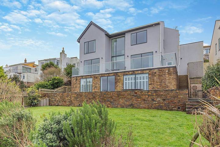 Cottage for 10 people, with pets in Polruan