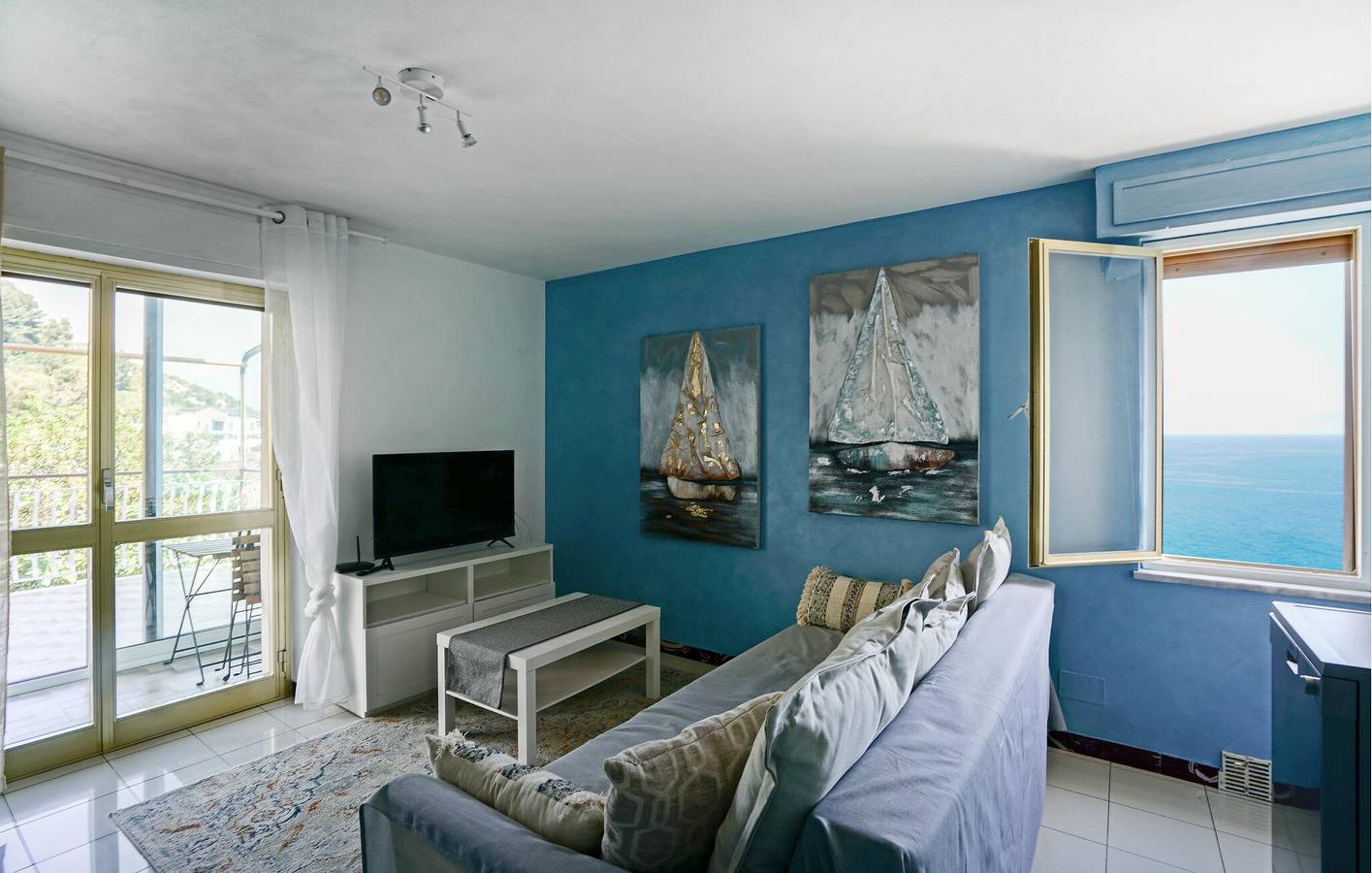 Appartamento intero, Appartamento vista mare con terrazza e WiFi, a 2 km dalla spiaggia in Capo Mimosa-Rollo, Cervo (Liguria)