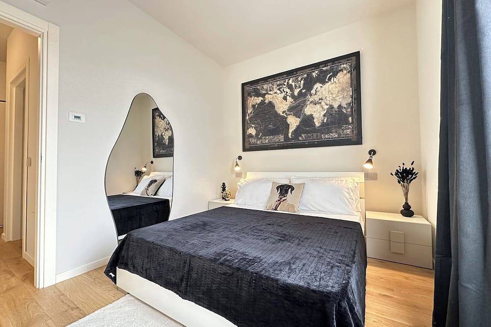 Entire apartment, Three-room World Map, Free Parking (2 bedrooms) in Cremona, Cremona Province