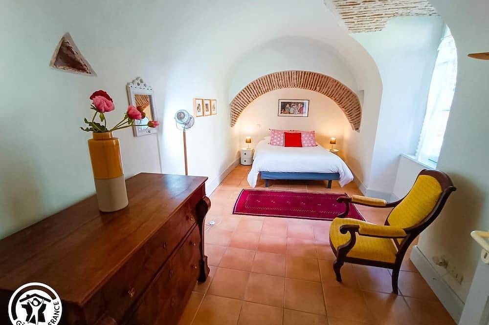 Entire apartment, The Cahorsin garden in Cahors, Lot