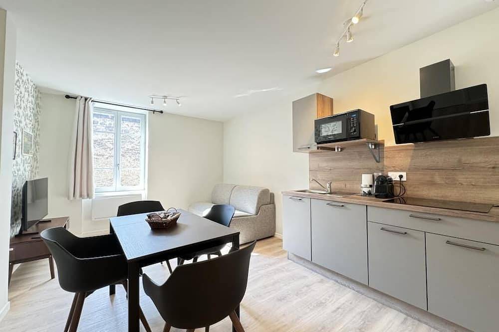Entire apartment, New apartment for 4 people in the heart of Riom in Riom, Riom region