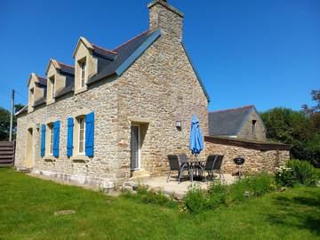 Gîte pour 5 personnes, avec terrasse et jardin à Landudec