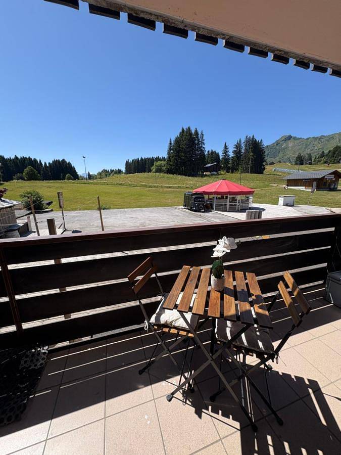 Apartamento para 4 personas, con vistas y terraza, Se admiten mascotas en Praz de Lys
