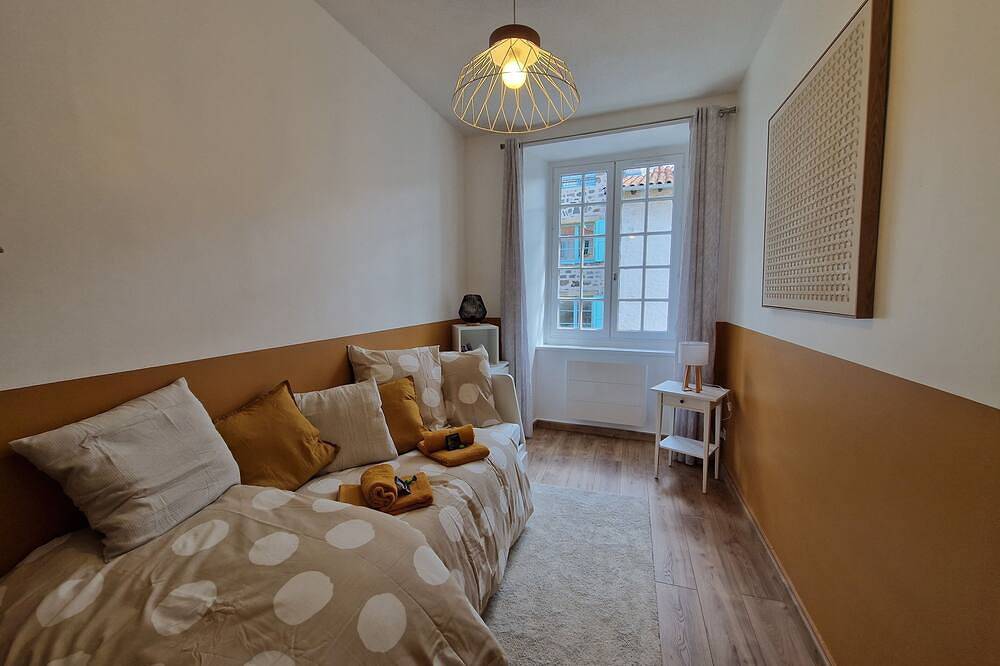 Entire apartment, Gîte Des Tables - Cathédrale, Cœur Historique, Fibre, Vue in Le Puy-en-Velay, Haute-Loire