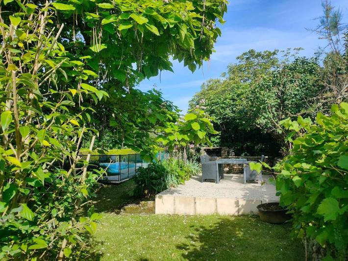 Location de vacances pour 4 personnes, avec jardin ainsi que vue et piscine à Sorges - 2