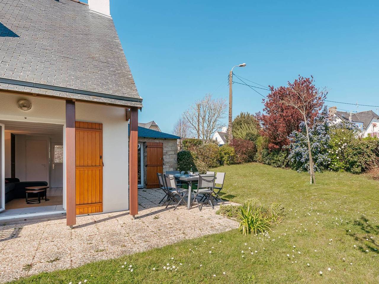 Cozy 3-Room House in Carnac with Private Garden, Near Beach & Shops - Sleeps 5 in Carnac Plage, Carnac