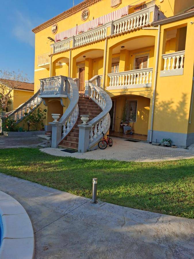 Appartamento per 5 persone, con Giardino e Panorama a Paola