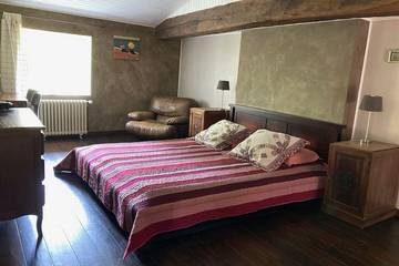 Gîte pour 13 Personnes dans Machézal, Région de Roanne, Photo 1