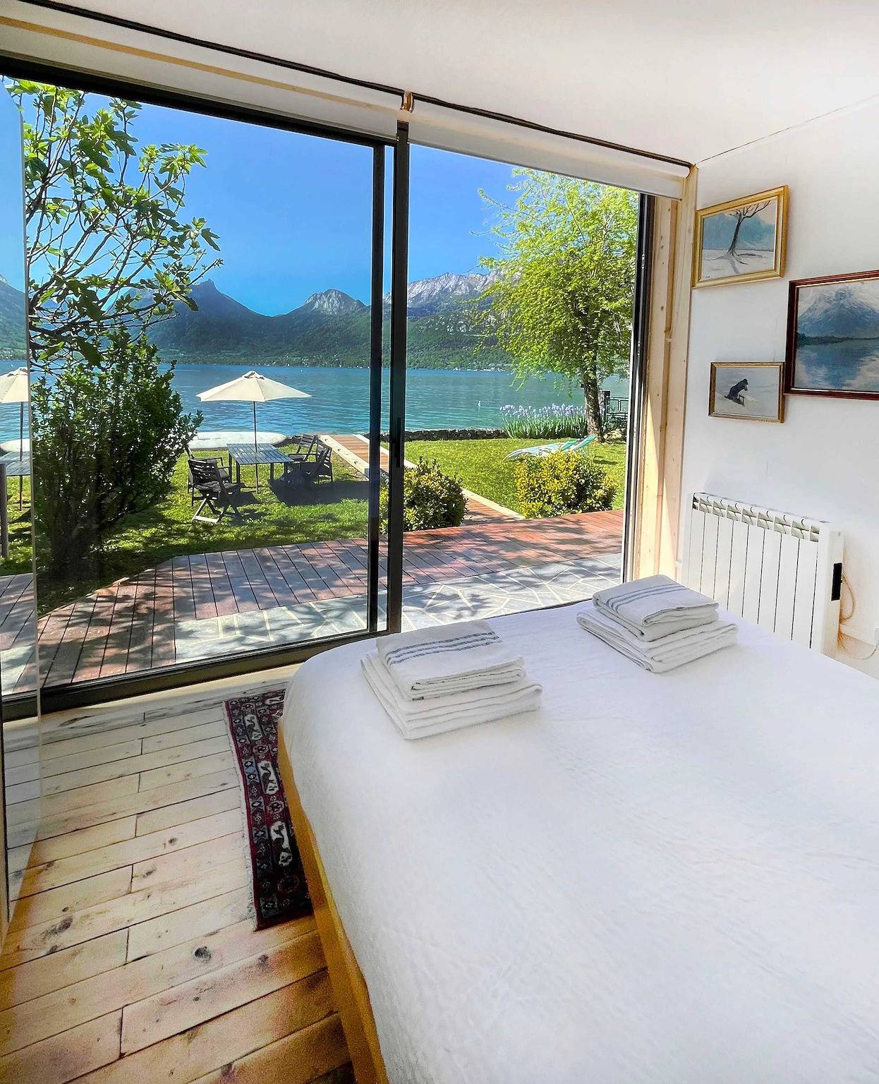 Chalet les pieds dans l'eau avec accès direct au Lac d'Annecy in Talloires-Montmin, Région d'Annecy