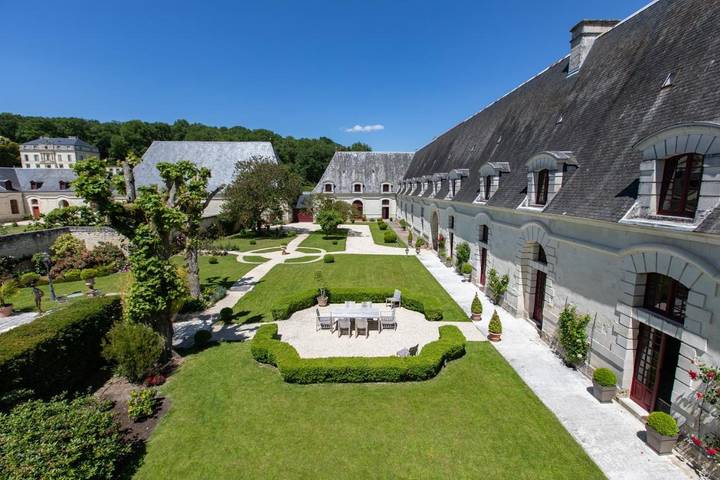 Chambre d’hôte pour 2 personnes, avec Terrasse et Jardin ainsi que Piscine et Vue