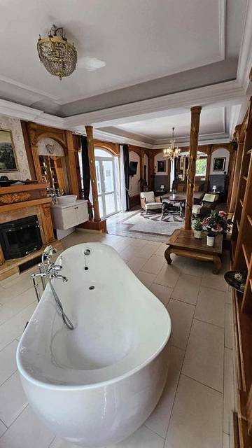 Villa für 10 Personen, mit Whirlpool und Pool sowie Terrasse, mit Haustier in Budapest