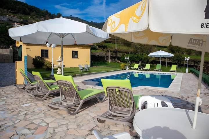 Villa 'Casa Dos Leões' with Mountain View, Private Pool and Wi-Fi in Labrujó, Rendufe e Vilar do Monte, Viana do Castelo District