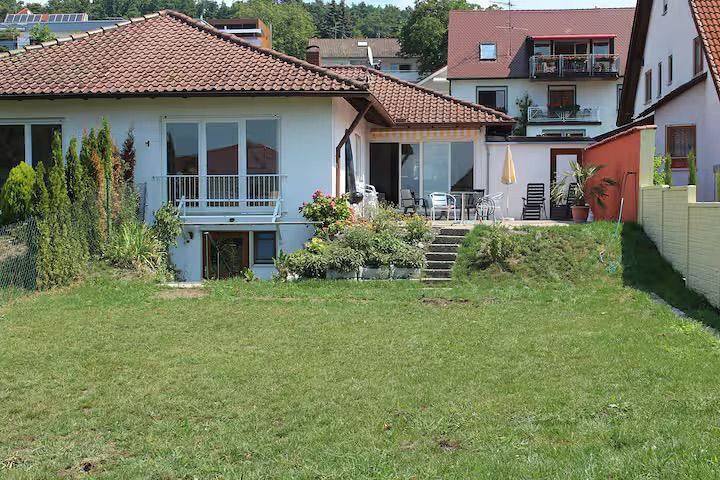 Casa Constantinus – Komfortables Ferienhaus mit Garten und Seenähe in Uhldingen-Mühlhofen in Unteruhldingen, Uhldingen-Mühlhofen