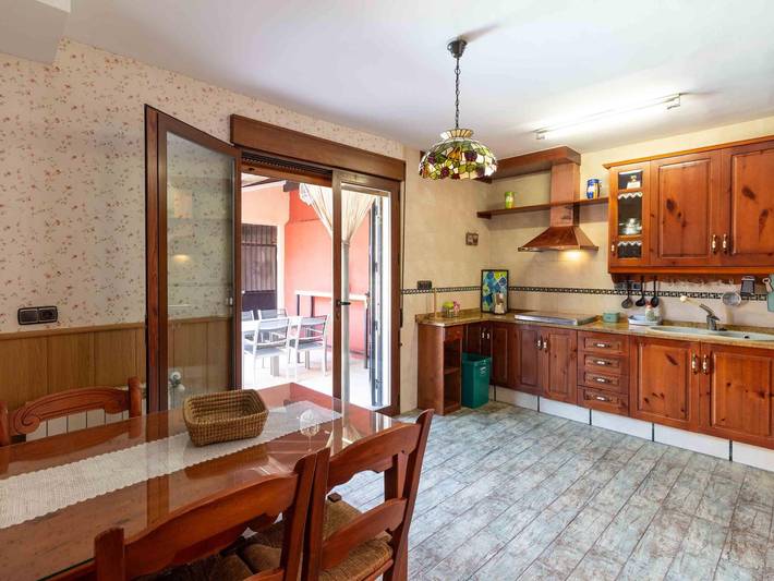 Casa de vacaciones para 8 personas, con jardín además de terraza y piscina en Valle de Lecrín - 2