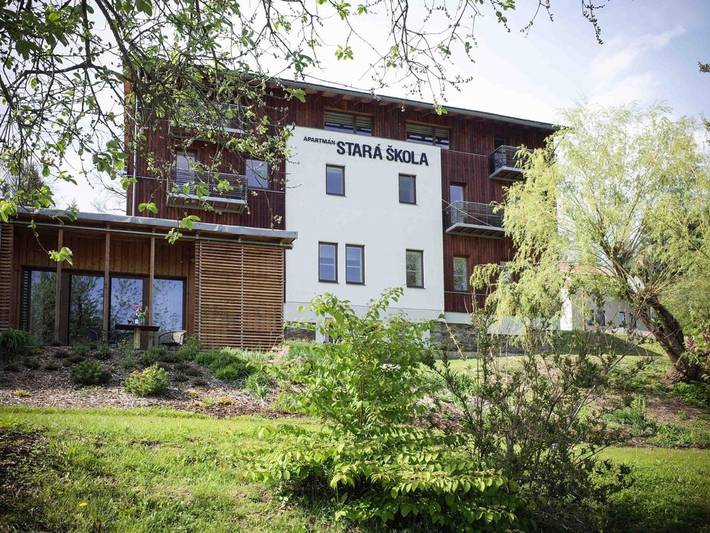 Ferienwohnung für 5 Personen, mit Pool und Garten sowie Sauna und Ausblick, mit Haustier