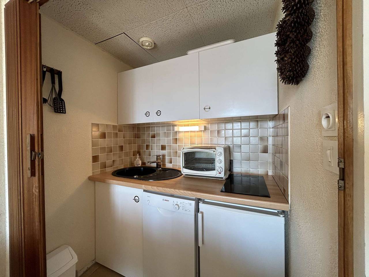 Appartement entier, Studio montagne 4 pers. avec balcon, pistes à 100m, parking, local à skis - Montgenèvre in Montgenèvre, Région de Briançon