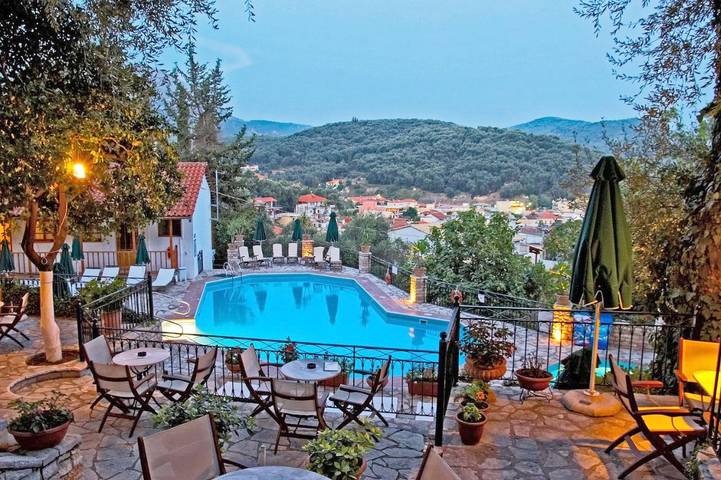 Vakantiewoning voor 3 personen, with tuin and uitzicht as well as zwembad and sauna, met huisdier in Parga