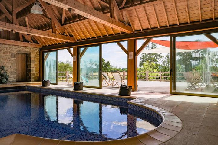 Location de vacances pour 8 personnes, avec jacuzzi ainsi que jardin et piscine dans Athis-Val-de-Rouvre - 2