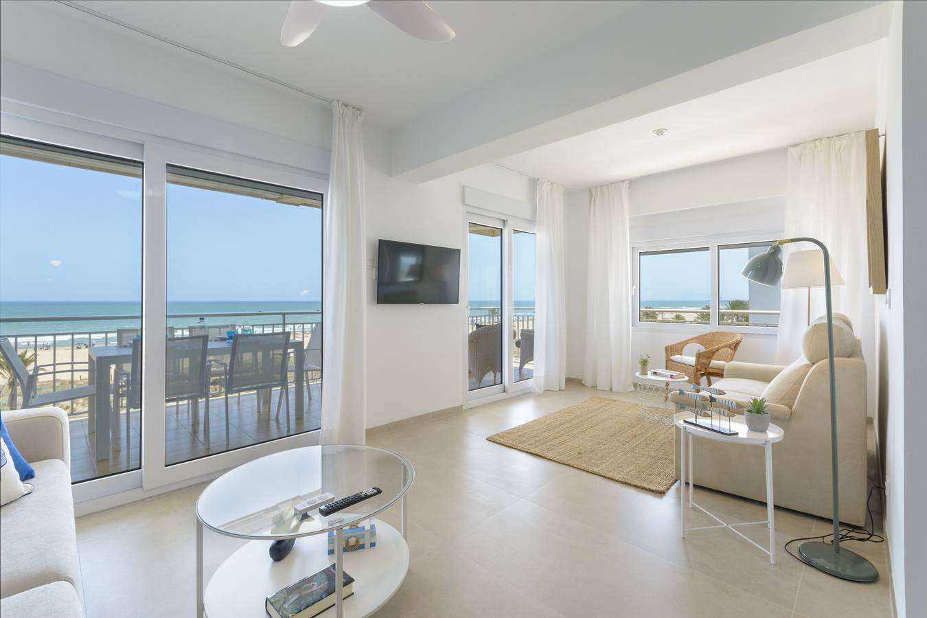 Entire apartment, Holiday apartment for 6 people with garden in Playa de Gandía, Costa de Valencia