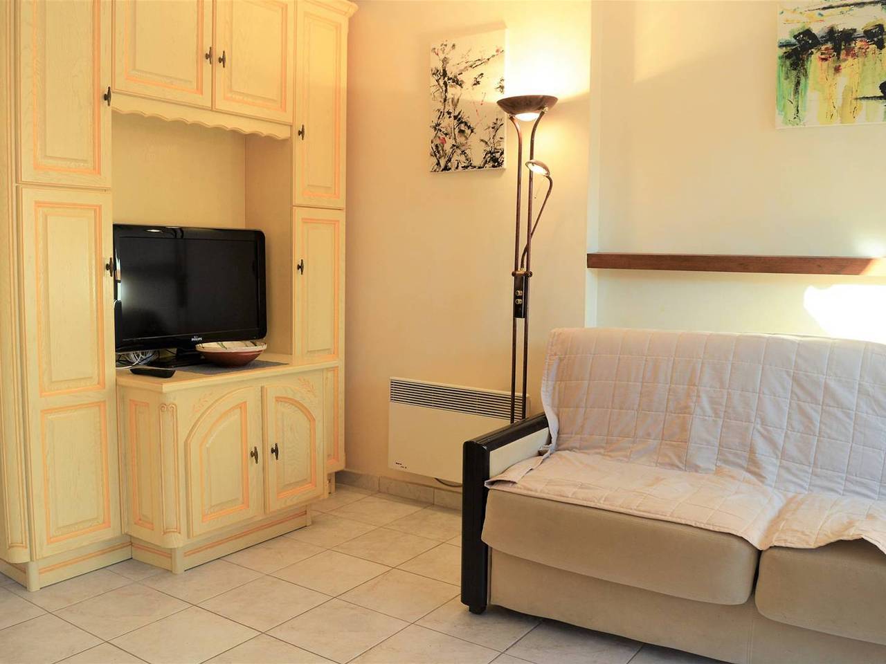 Entire apartment, Air-conditioned studio with terrace and garage - Sleeps 4 in Le Lavandou, Toulon region