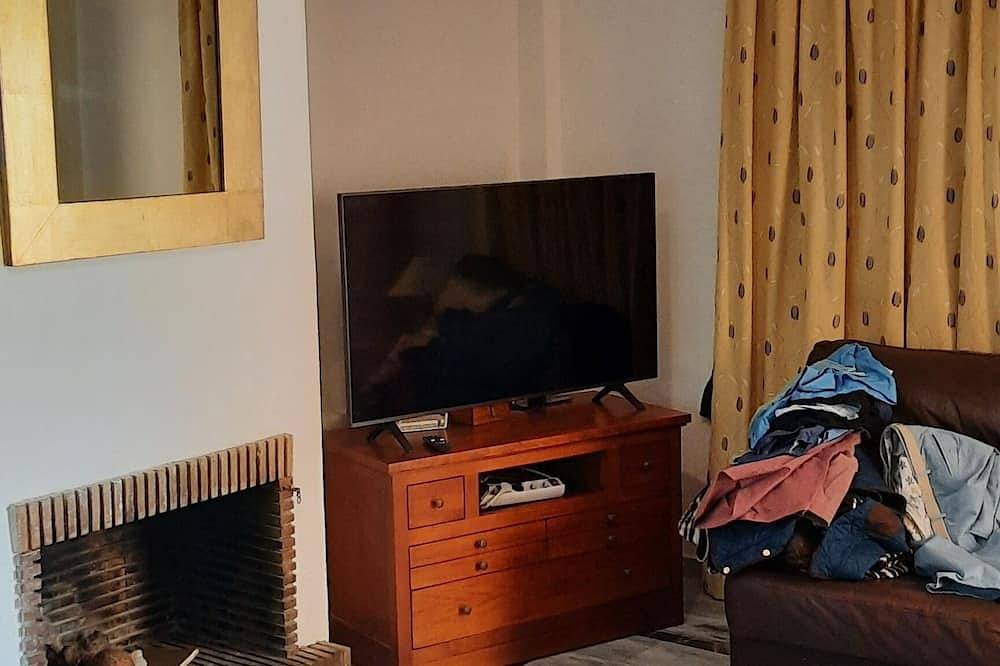 Ganze Wohnung, Gut ausgestattete 2 Schlafzimmer, 2 Badezimmer Apartment im Poolbereich in Puerto de la Duquesa, Manilva