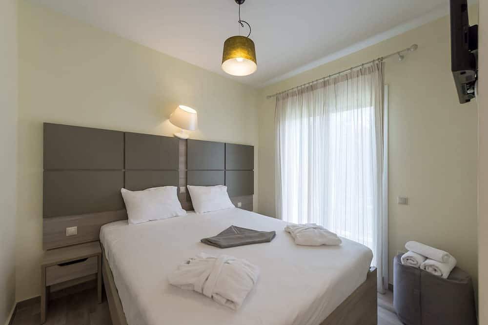 Estia, stilvolle Villa, nur einen Schritt vom Sandstrand entfernt in Finikounda, Messenien