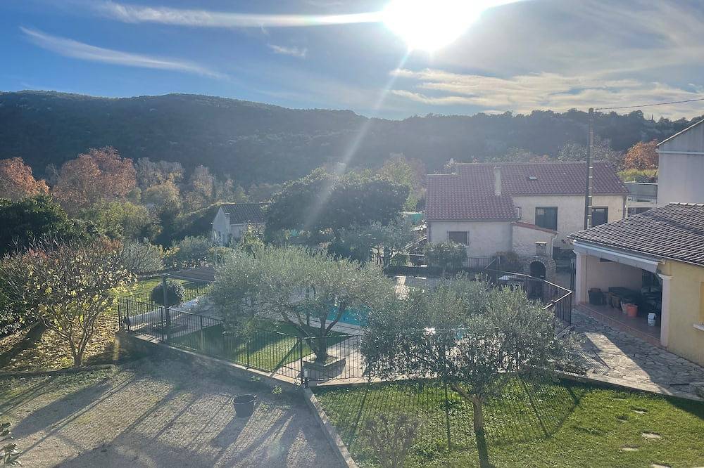 House with secure swimming pool at the foot of the Cévennes mountains in Sauve, Le Vigan region