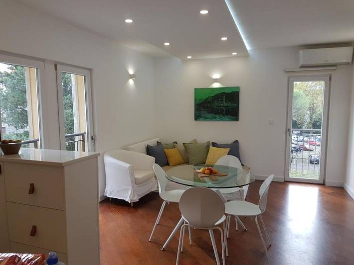 Apartament wakacyjny dla 4 osób, z balkon w Tivat