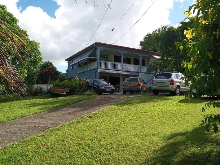 Chambre d’hôte pour 2 personnes, avec piscine ainsi que jardin et vue