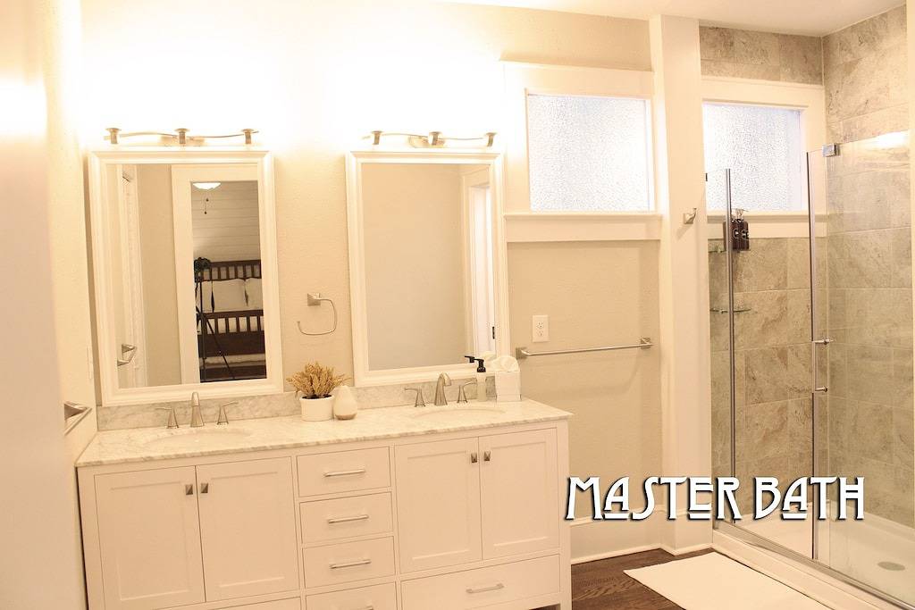 Intro Pricing - Braeburn Bungalow - Historisch & zu Fuß in die Innenstadt von Hendersonville in Hendersonville, Henderson County (NC)