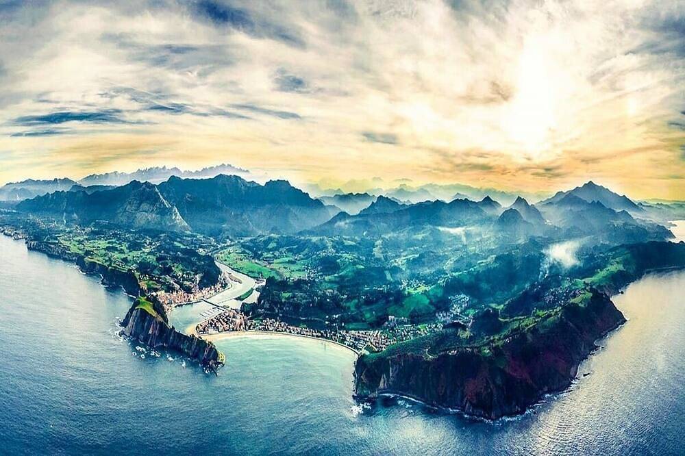 Casa Kusi Ribadesella (5 minutes walk from Santa Marina beach) in Ribadesella, Costa Verde (Spain)