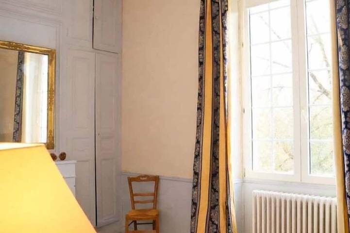 Location de vacances pour 16 personnes, avec jardin à Bréhémont - 3