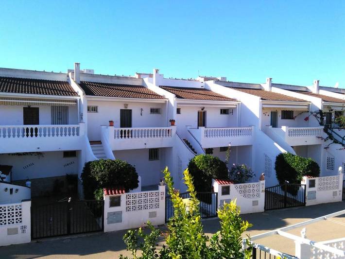 Apartamento de vacaciones para 6 personas, con vistas además de piscina y balcón - 1