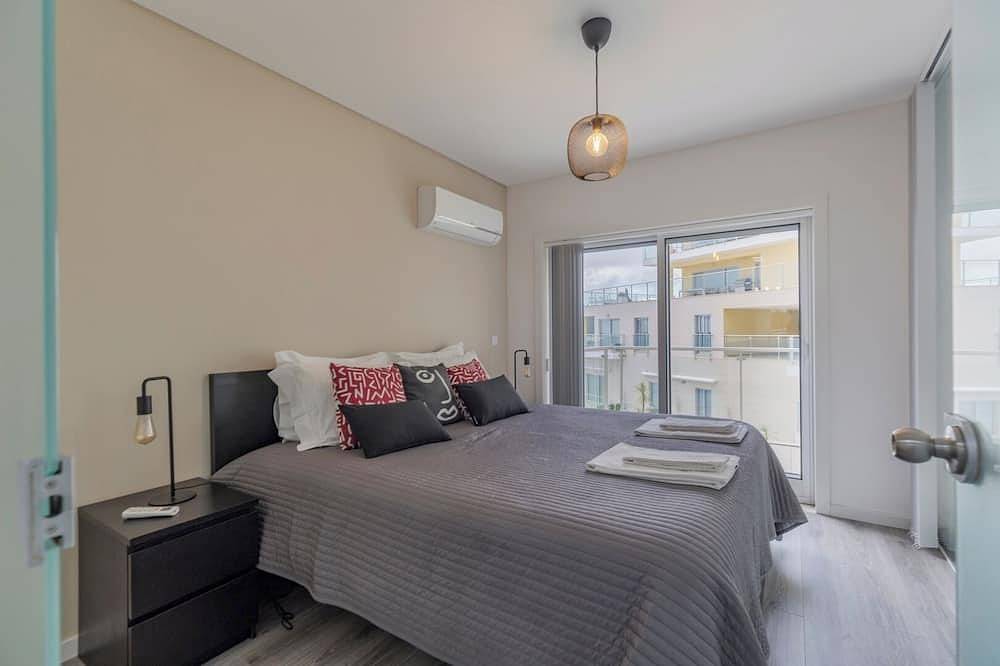 Ganze Wohnung, Welcome to this modern and cozy apartment! Enjoy the incredible view of the... in Praia da Califórnia, Sesimbra