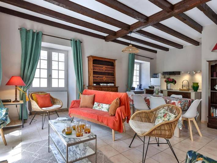 Location de vacances pour 5 personnes, avec terrasse ainsi que jardin et piscine à Coly - 3