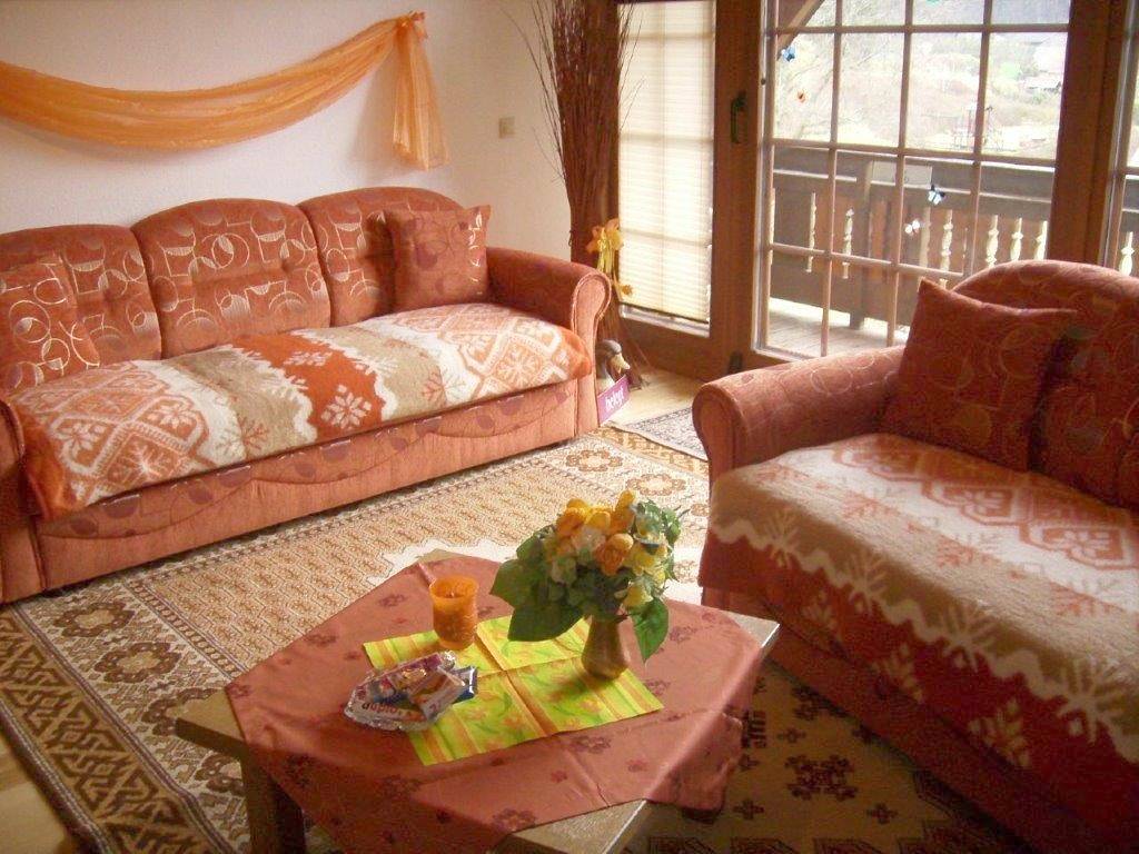 Ganze Ferienwohnung, Appartement/Fewo, Dusche, Wc, Balkon in Erlenbach bei Dahn, Pfalz