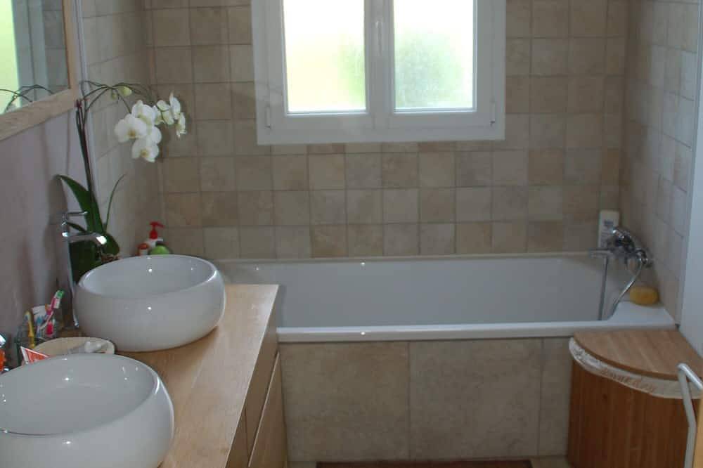 Charming family house in Roquefort-les-Pins, Cannes region